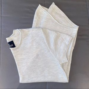 Hollister xs knit shirt